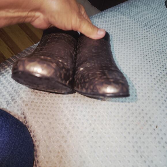 BRIGHTON EUC SZ 7.5 RHYTHM LAZER CUT LEATHER BOOTIES - Picture 10 of 10